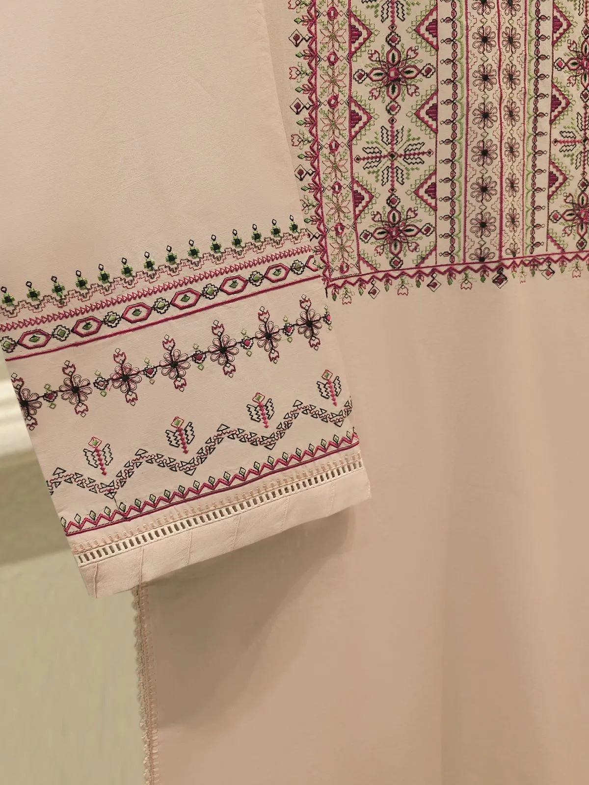 AGHA NOOR S112138