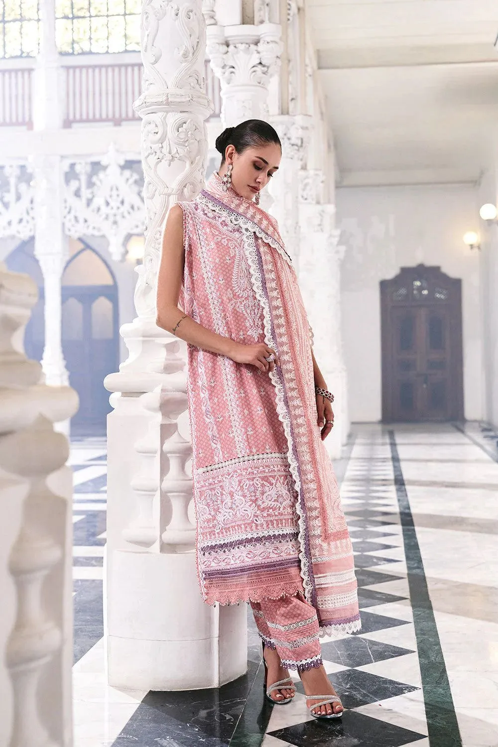 SOBIA NAZIR LUXURY LAWN