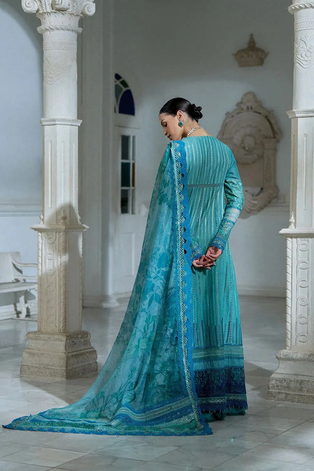 SOBIA NAZIR LUXURY LAWN