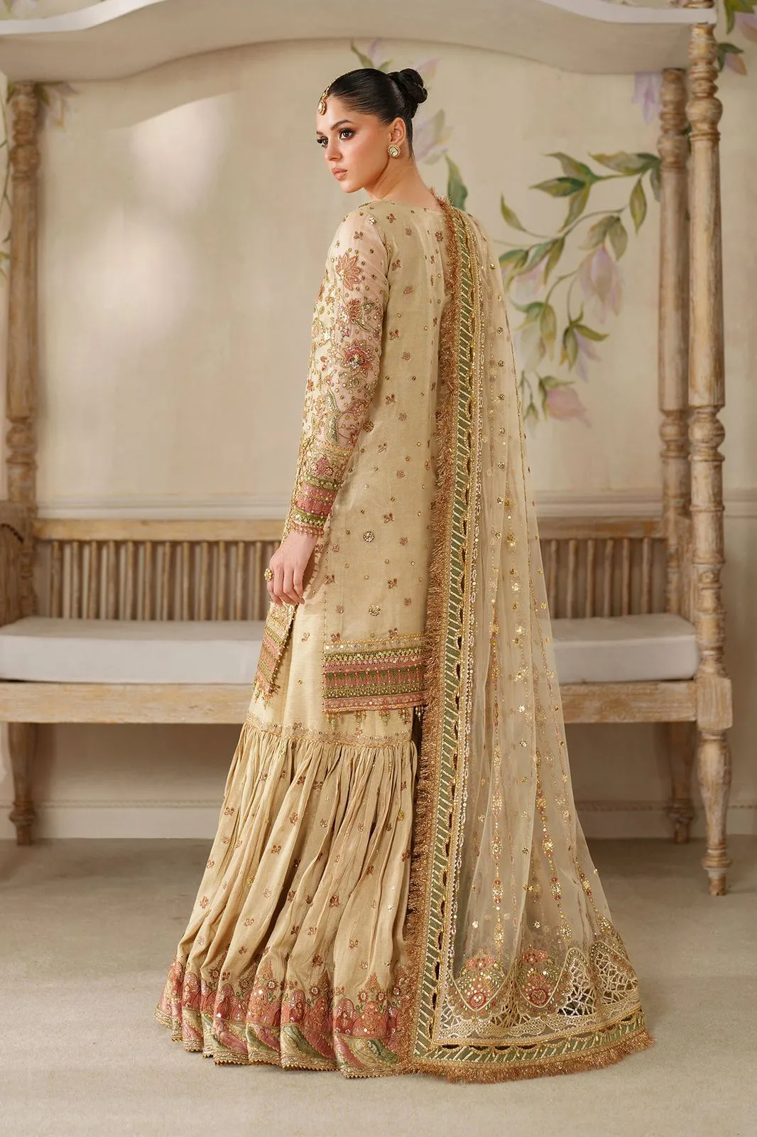 BAROQUE CHANTELLE FORMAL