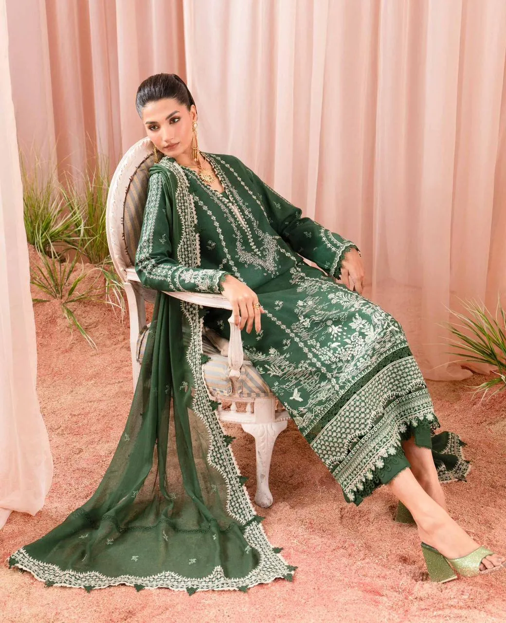 REPUBLIC WOMENSWEAR PREMIUM PRET