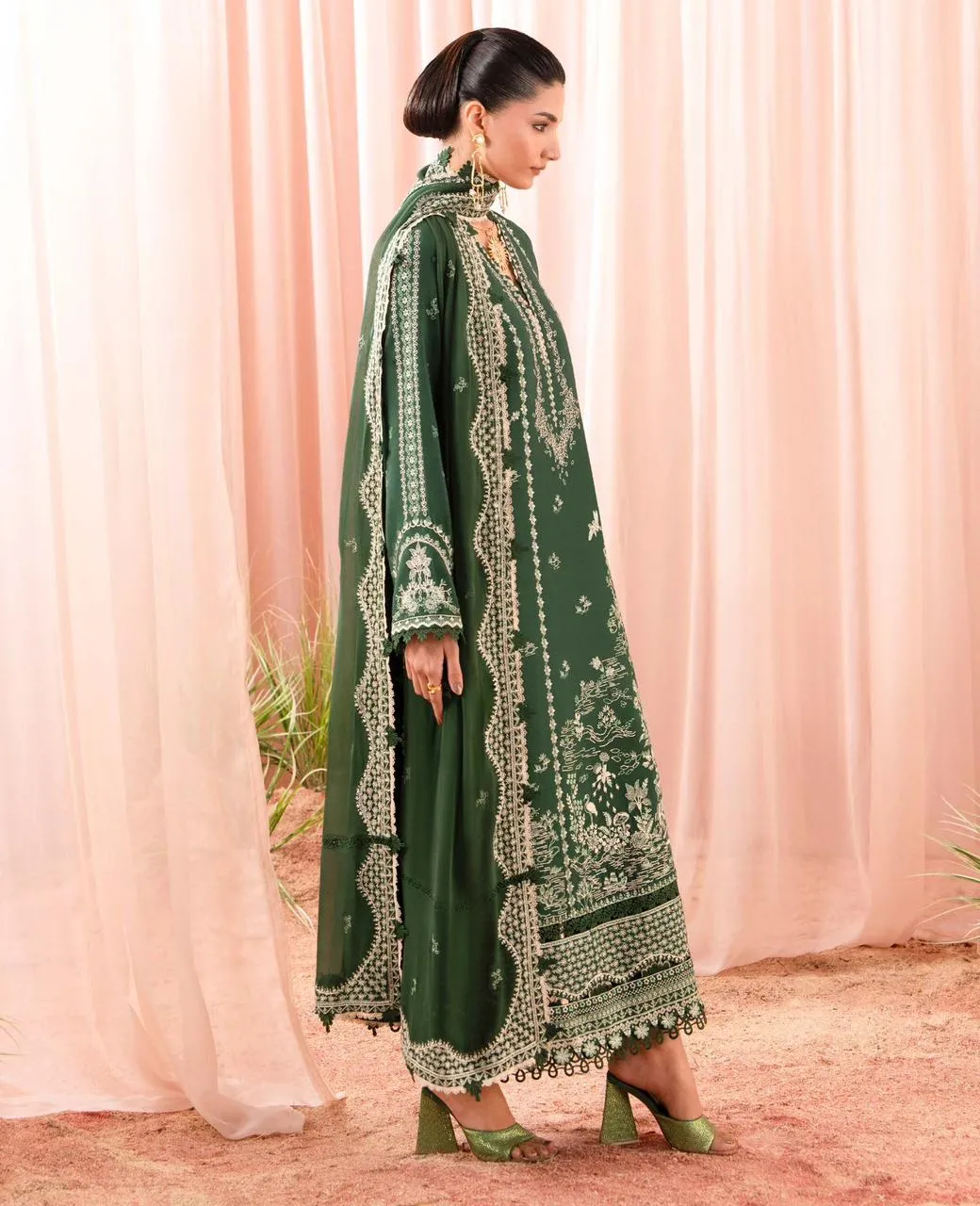 REPUBLIC WOMENSWEAR PREMIUM PRET