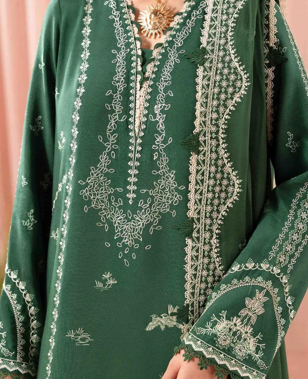 REPUBLIC WOMENSWEAR PREMIUM PRET