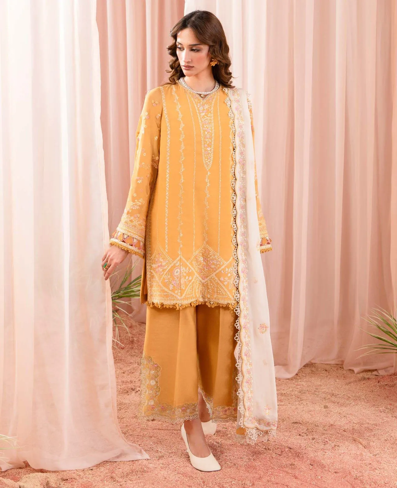REPUBLIC WOMENSWEAR PREMIUM PRET
