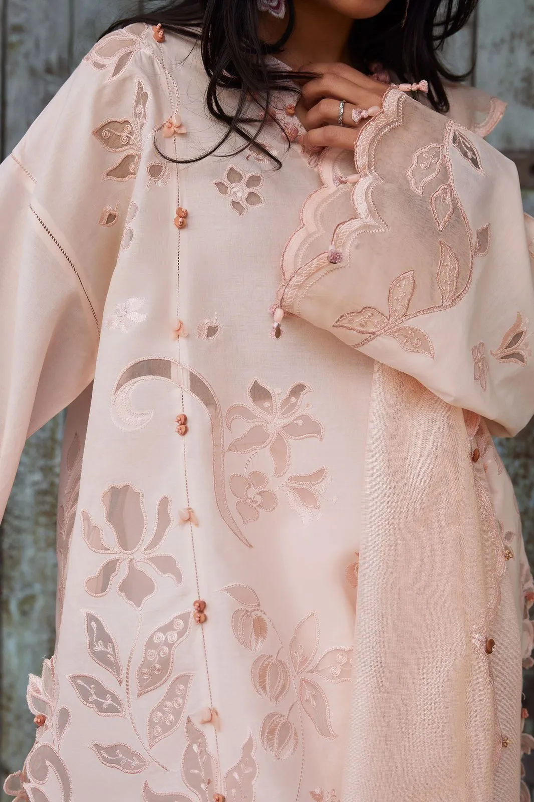 ZAHA Meili Unstitched