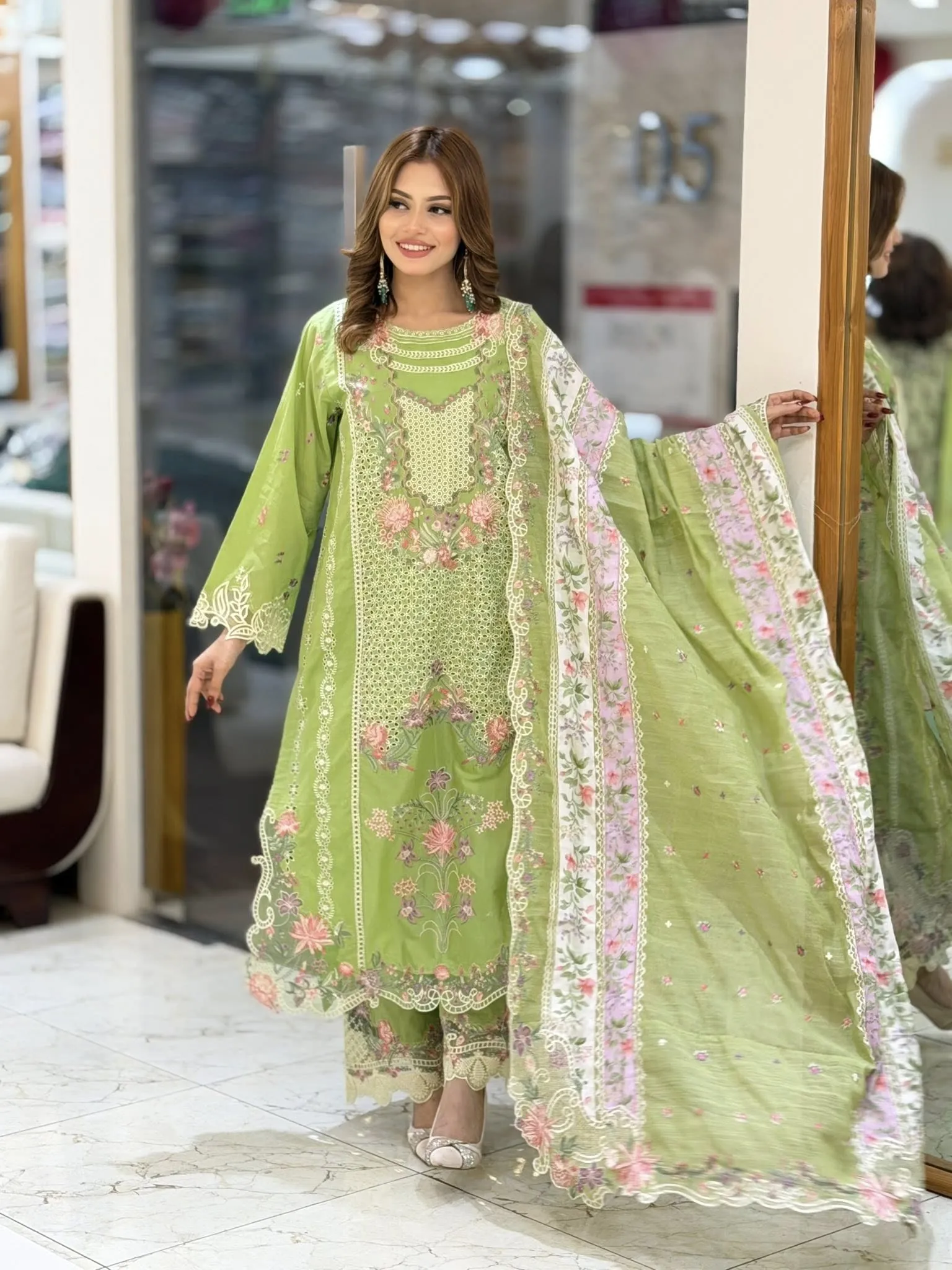 BIN ILYAS Mashriq La-Donna stitched