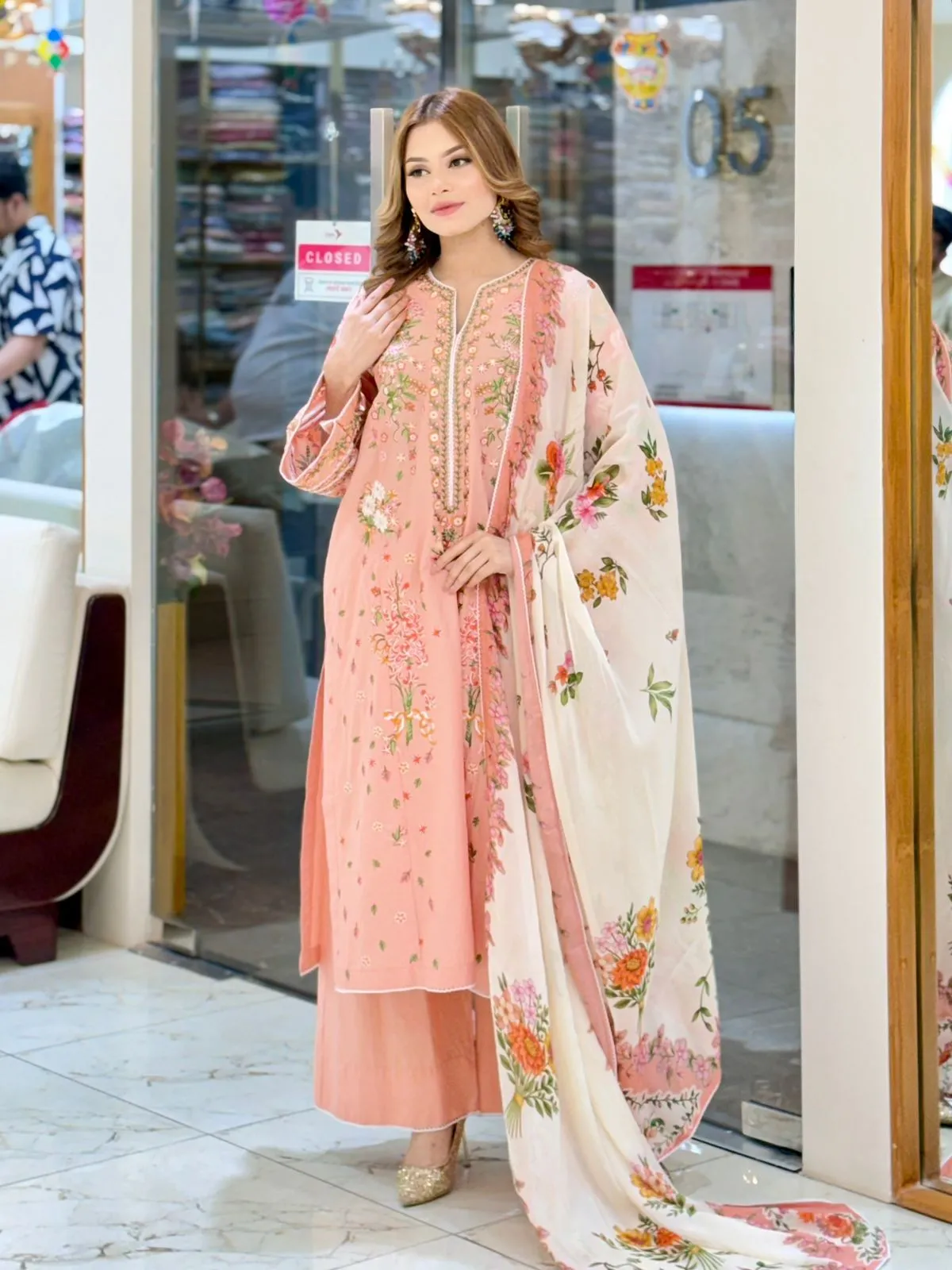 JUGNU la donna stitch