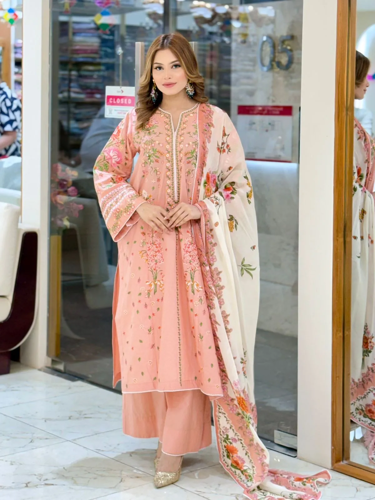 JUGNU la donna stitch