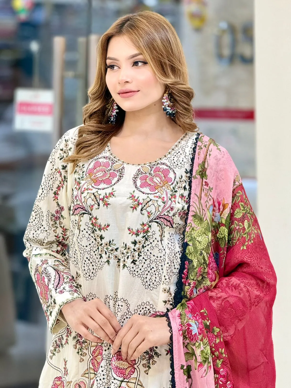 JUGNU la donna stitch