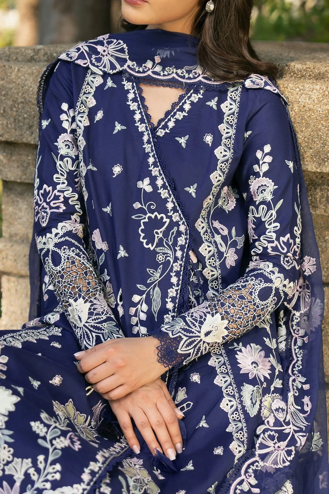 AFROZEH MULAQAAT