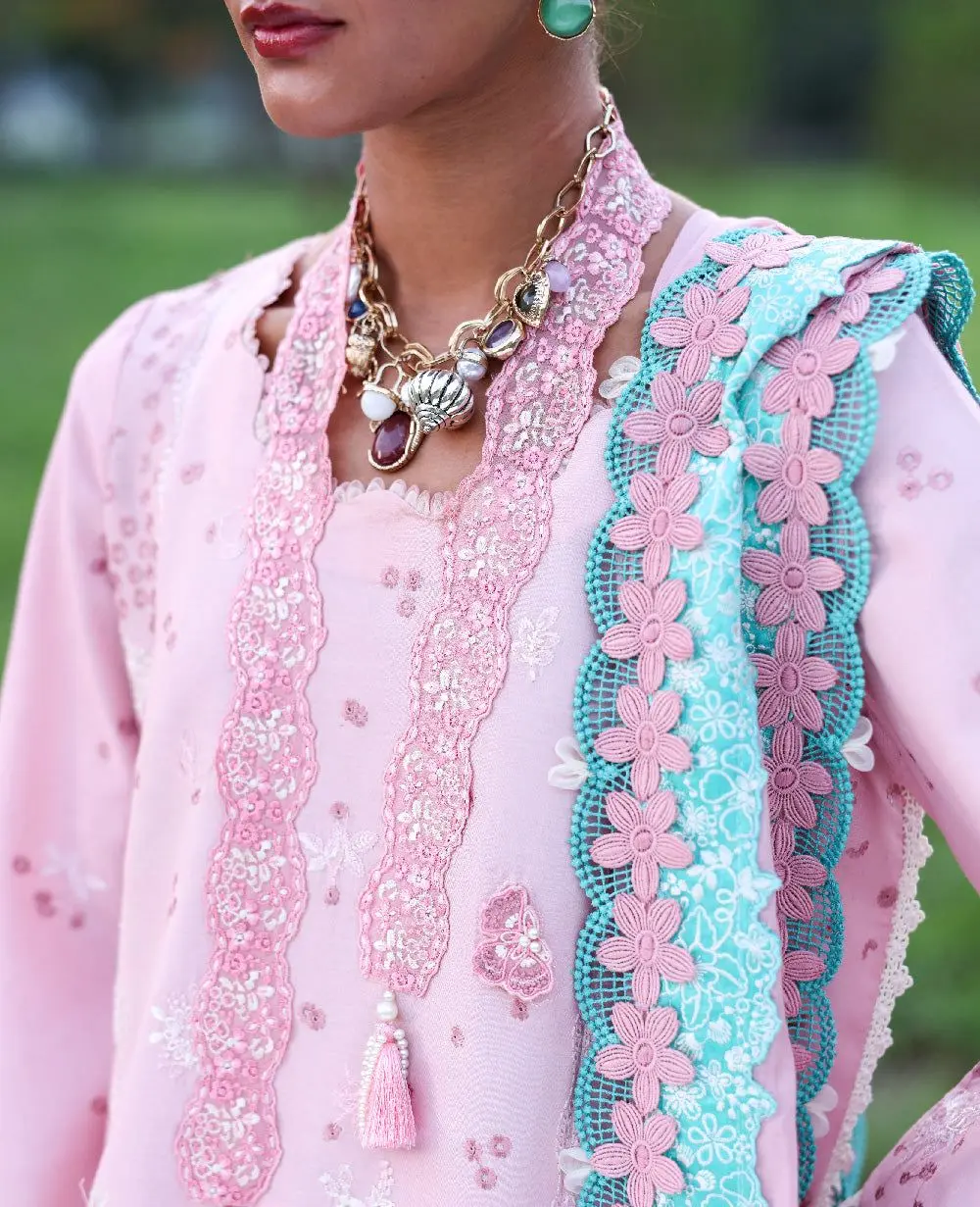 REPUBLIC WOMENSWEAR LAWN 26