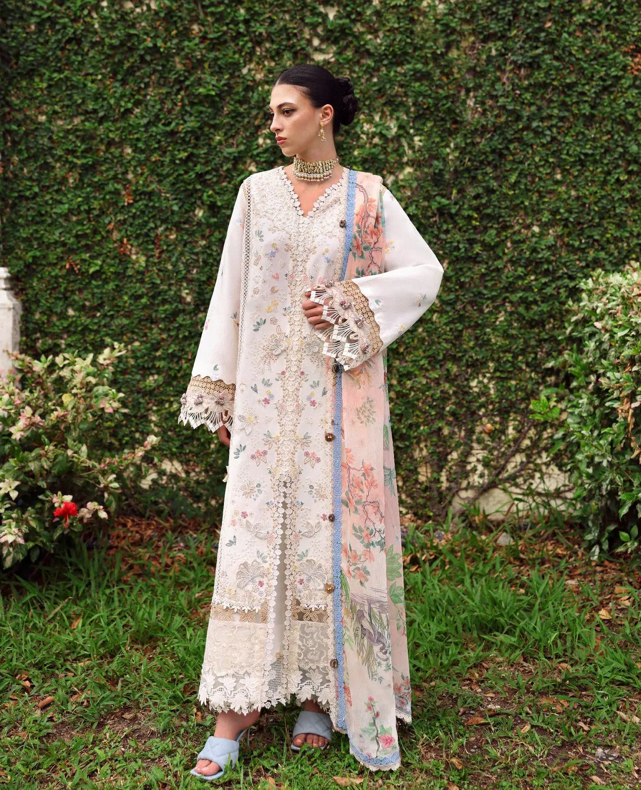 REPUBLIC WOMENSWEAR LAWN 26