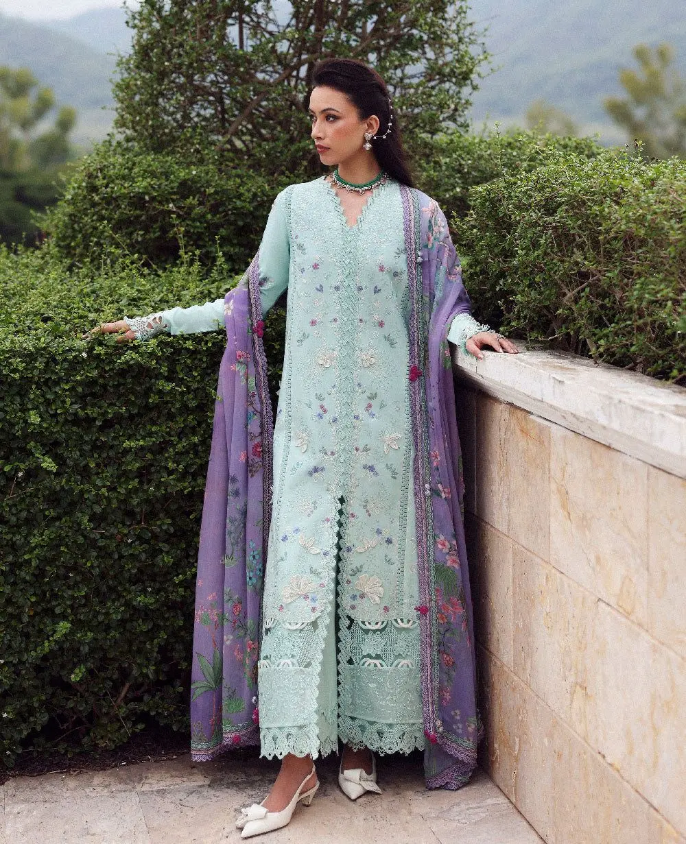 REPUBLIC WOMENSWEAR LAWN 26