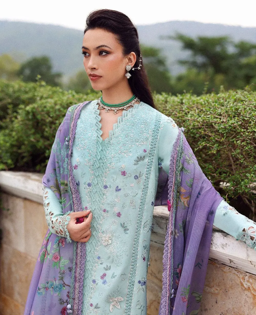 REPUBLIC WOMENSWEAR LAWN 26