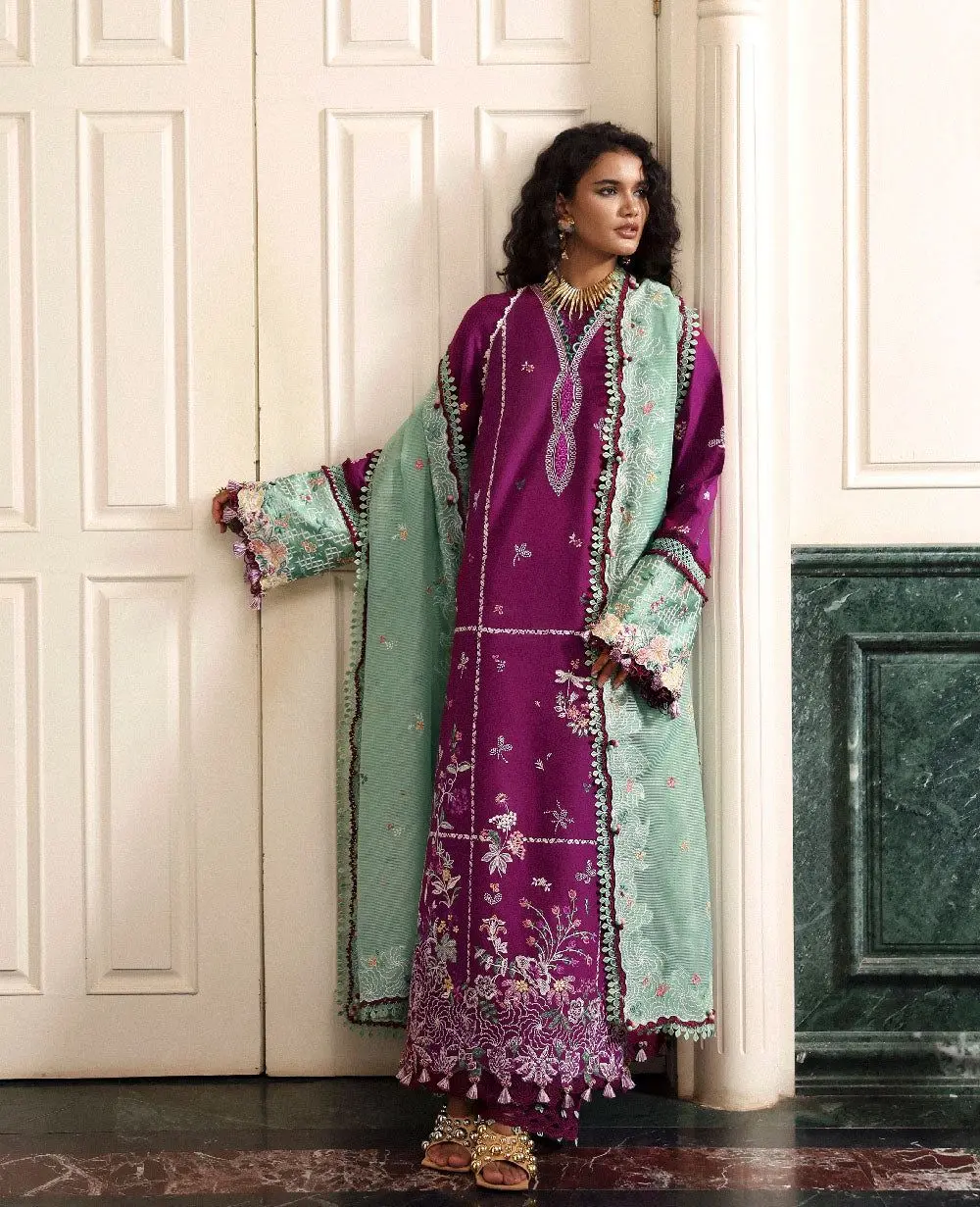 REPUBLIC WOMENSWEAR LAWN 26