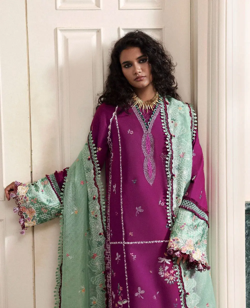 REPUBLIC WOMENSWEAR LAWN 26