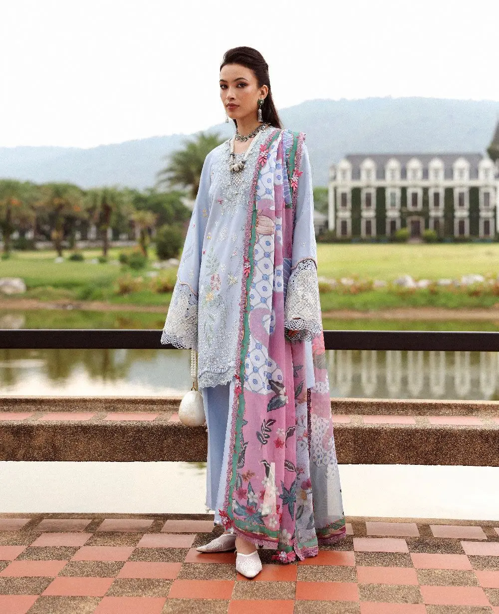 REPUBLIC WOMENSWEAR LAWN 26