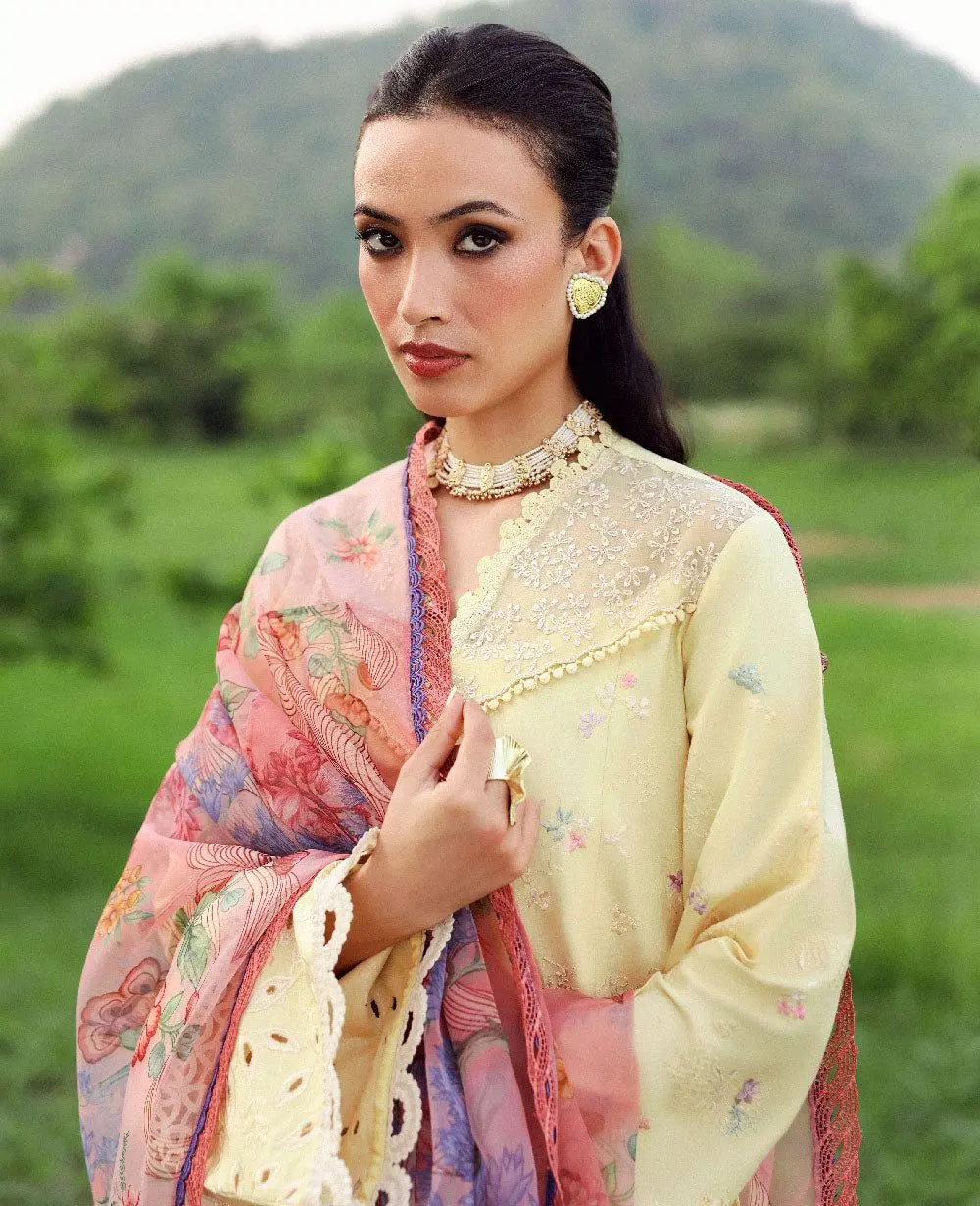 REPUBLIC WOMENSWEAR LAWN 26