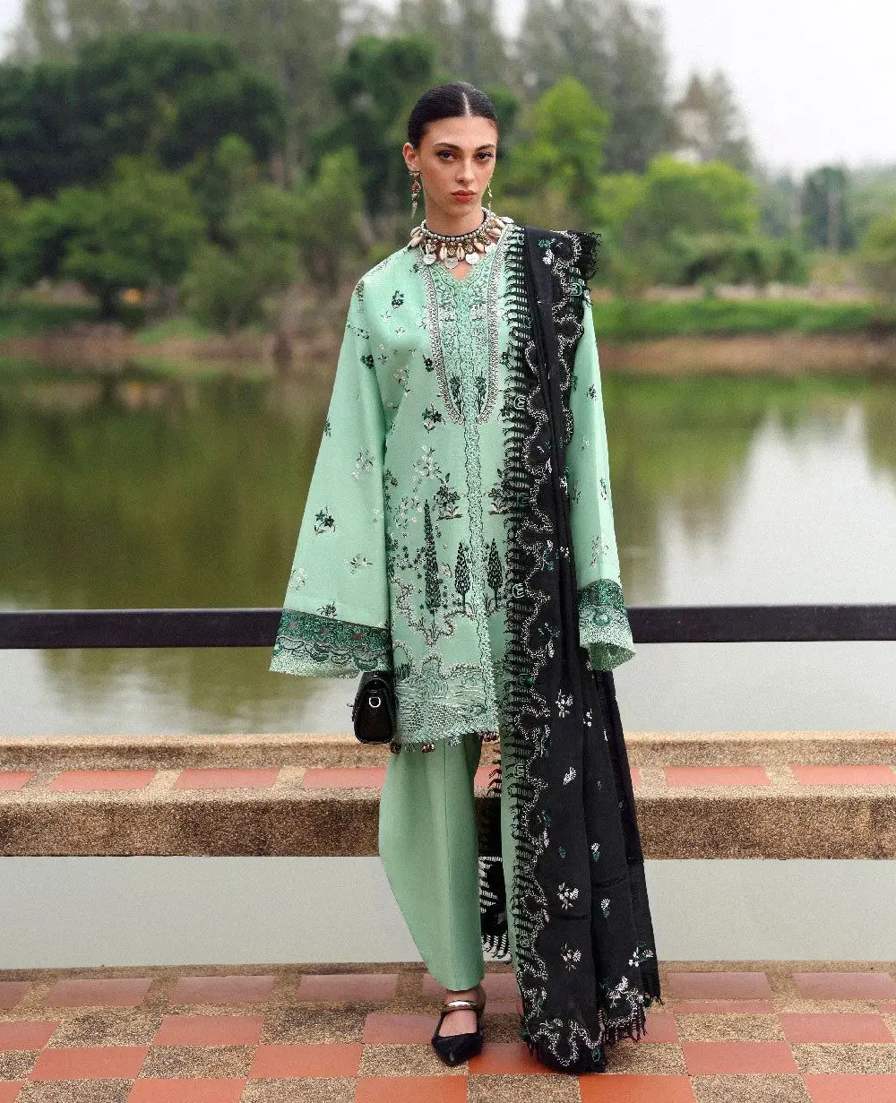 REPUBLIC WOMENSWEAR LAWN 26