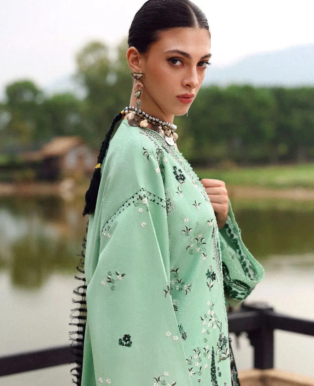 REPUBLIC WOMENSWEAR LAWN 26