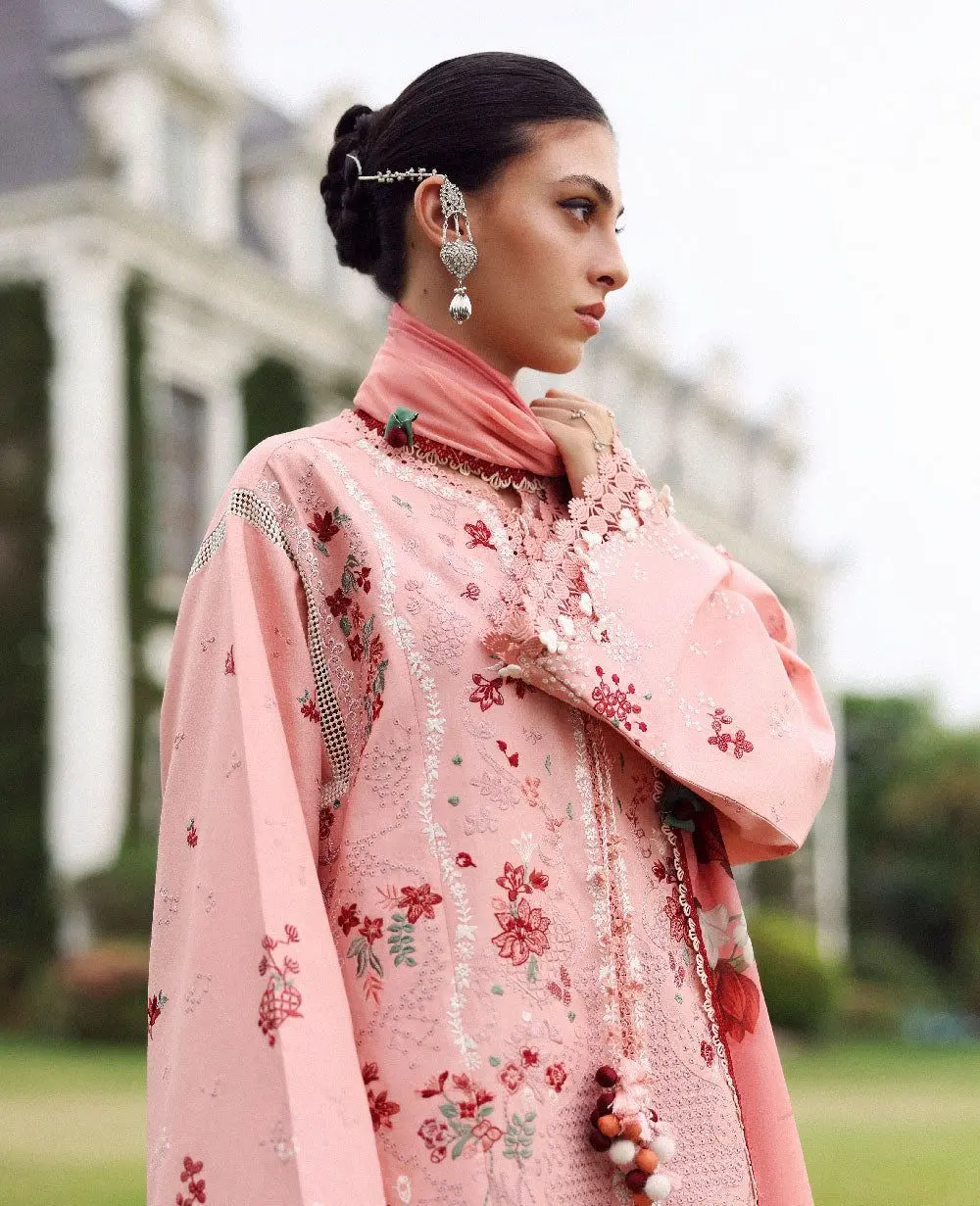 REPUBLIC WOMENSWEAR LAWN 26