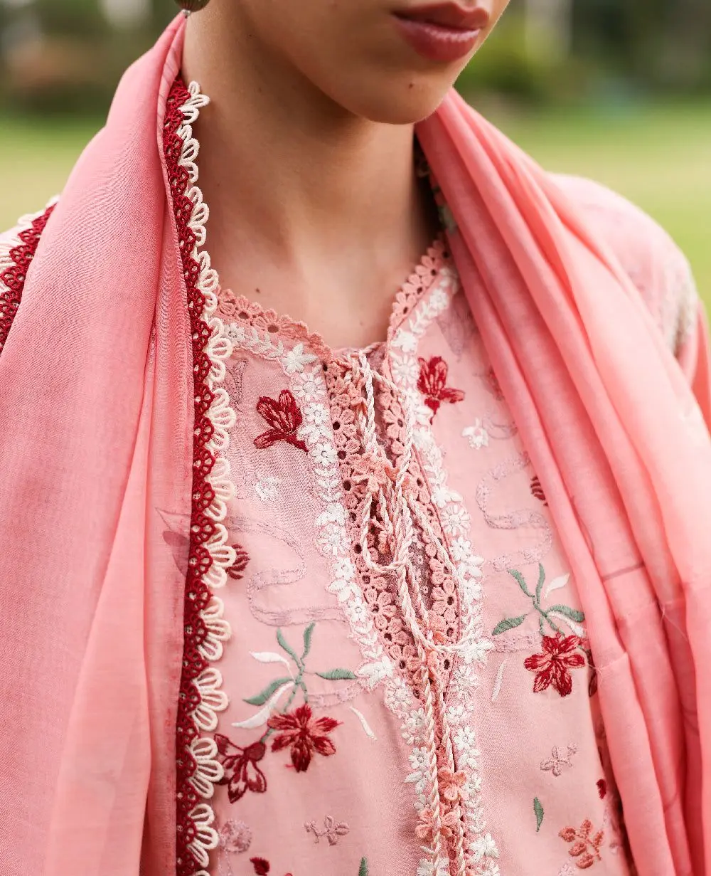 REPUBLIC WOMENSWEAR LAWN 26