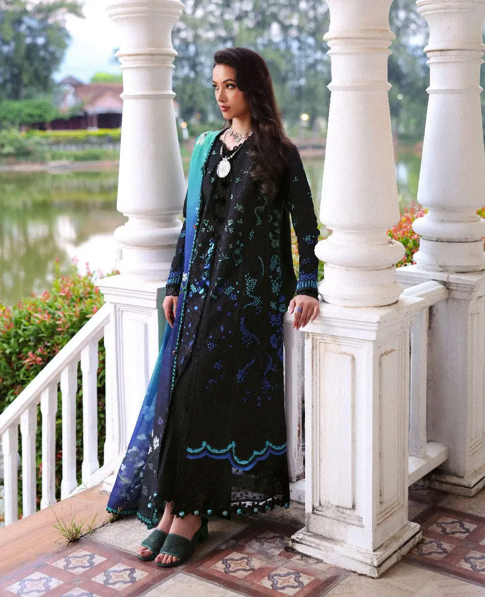 REPUBLIC WOMENSWEAR LAWN 26