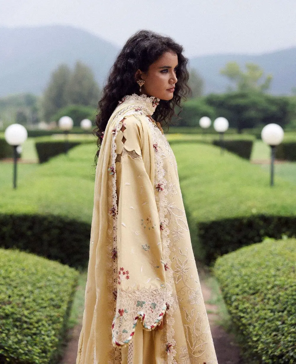 REPUBLIC WOMENSWEAR LAWN 26