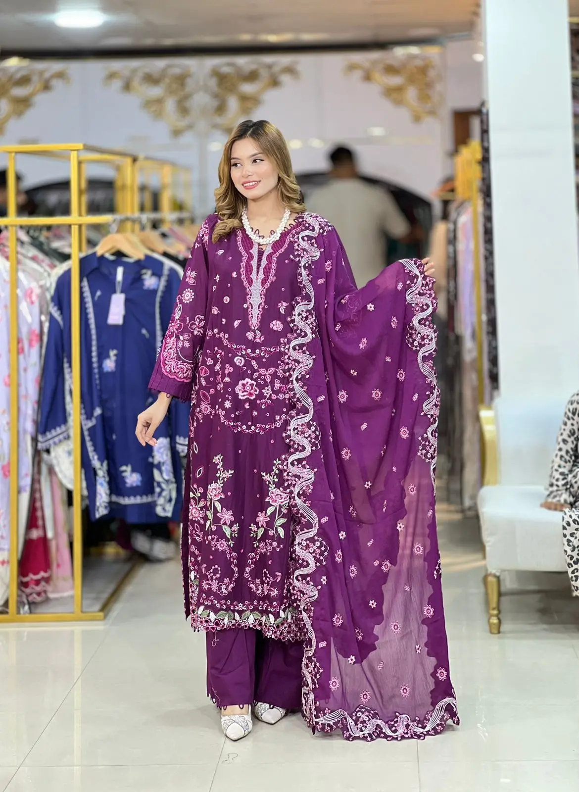 QALAMKAR (LA-DONNA STITCHED)