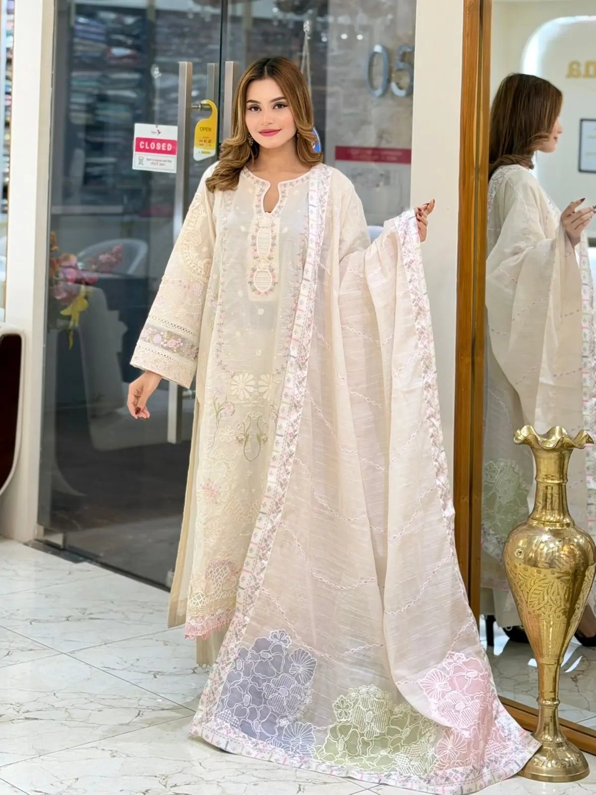 QALAMKAR (LA-DONNA STITCHED)