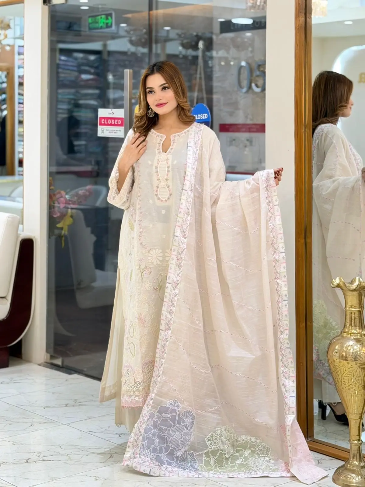 QALAMKAR (LA-DONNA STITCHED)