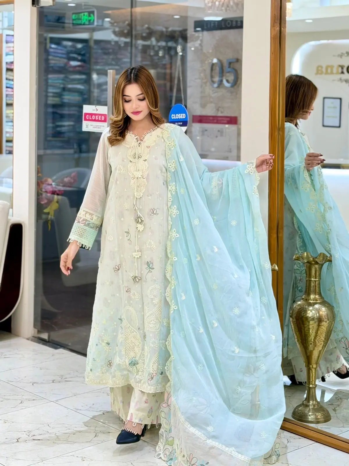 QALAMKAR (LA-DONNA STITCHED)
