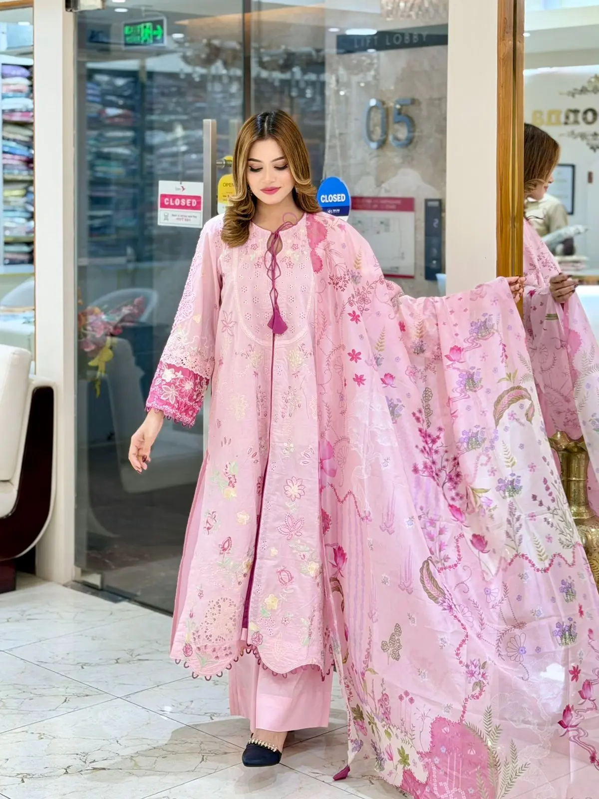 QALAMKAR (LA-DONNA STITCHED)