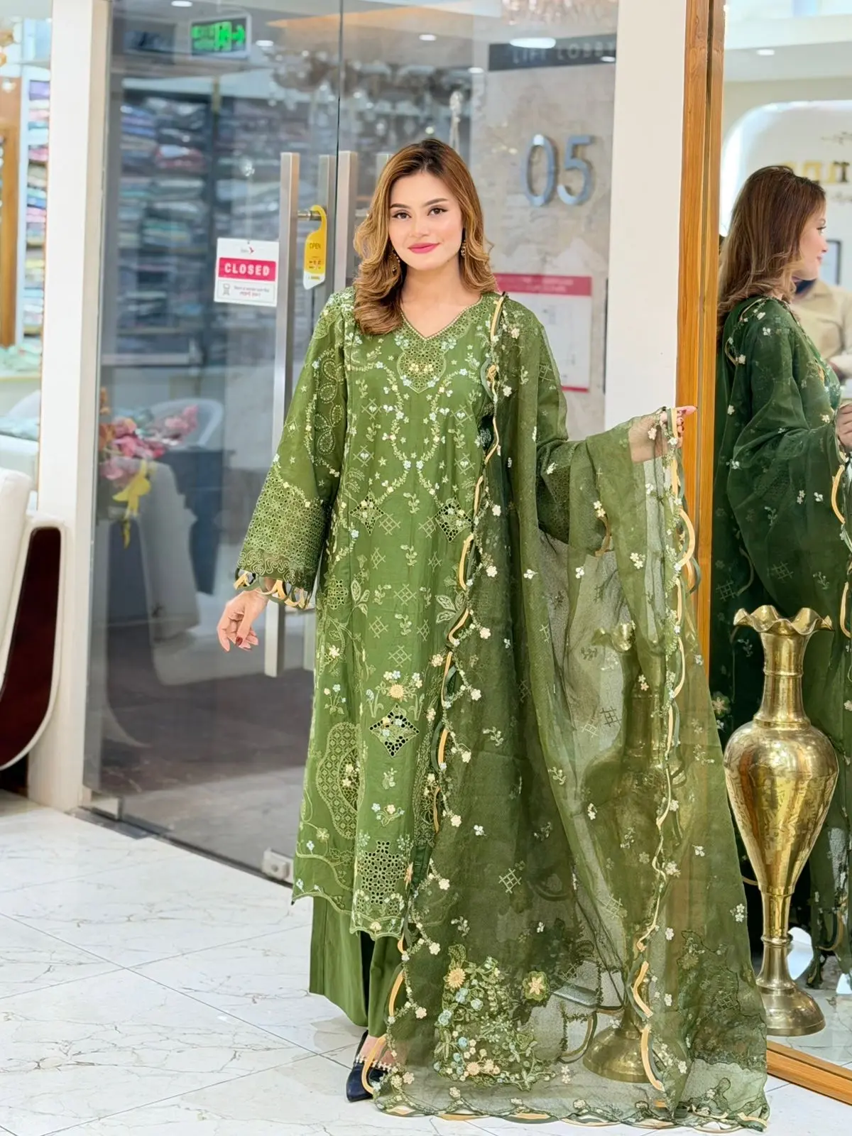 QALAMKAR (LA-DONNA STITCHED)