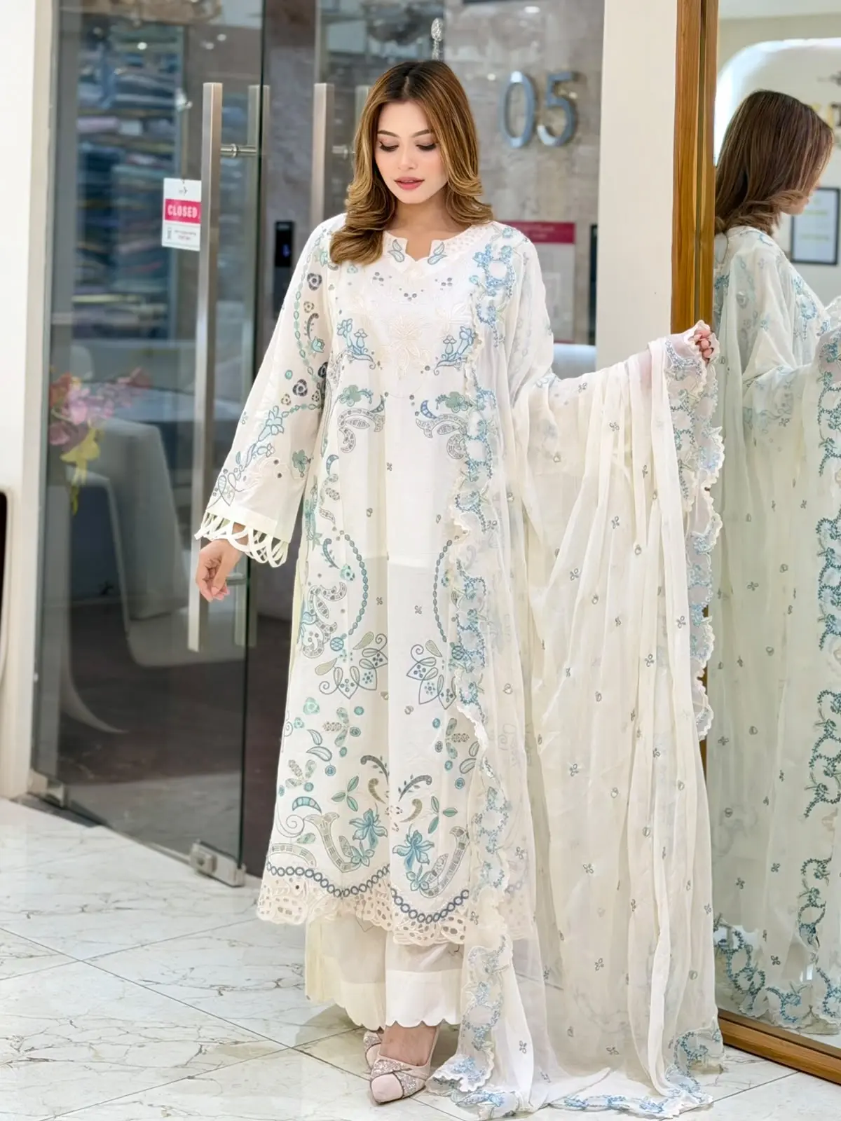 QALAMKAR (LA-DONNA STITCHED)