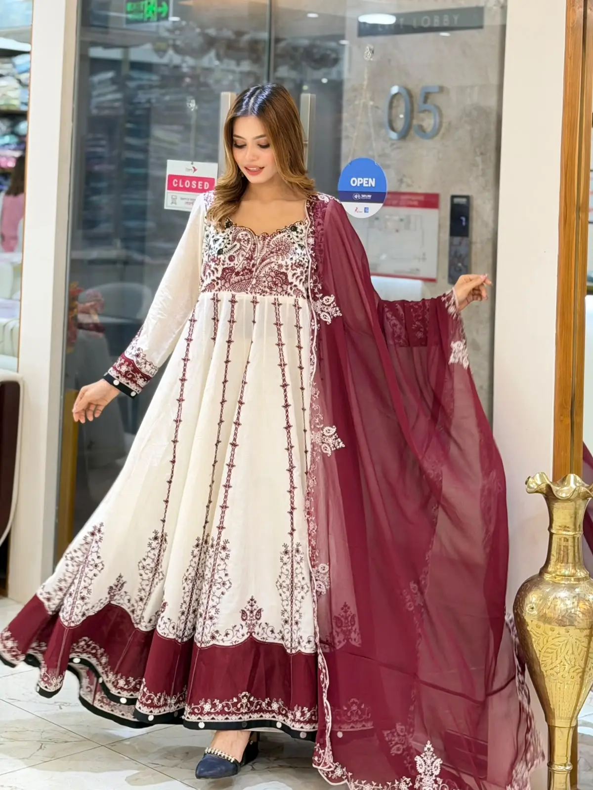 BIN ILYAS (LA-DONNA STITCHED)