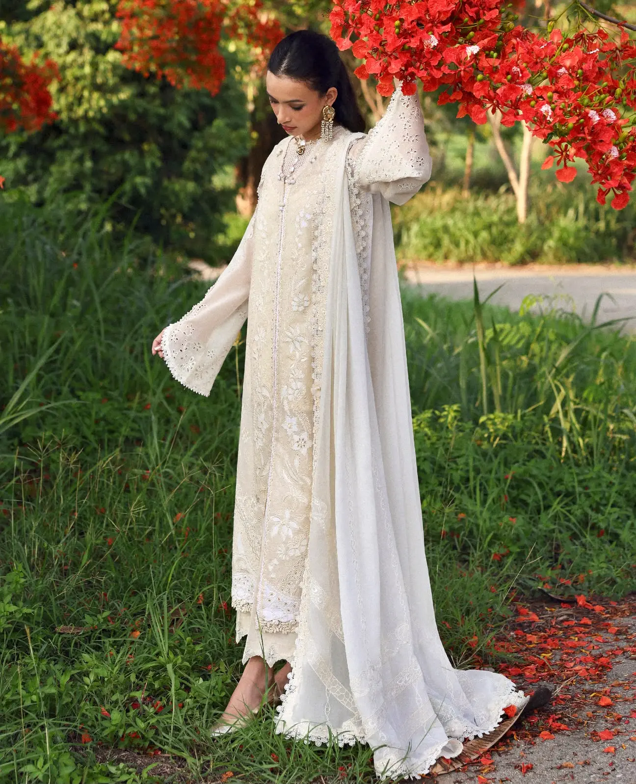 REPUBLIC WOMENSWEAR  Embroidery Pret 