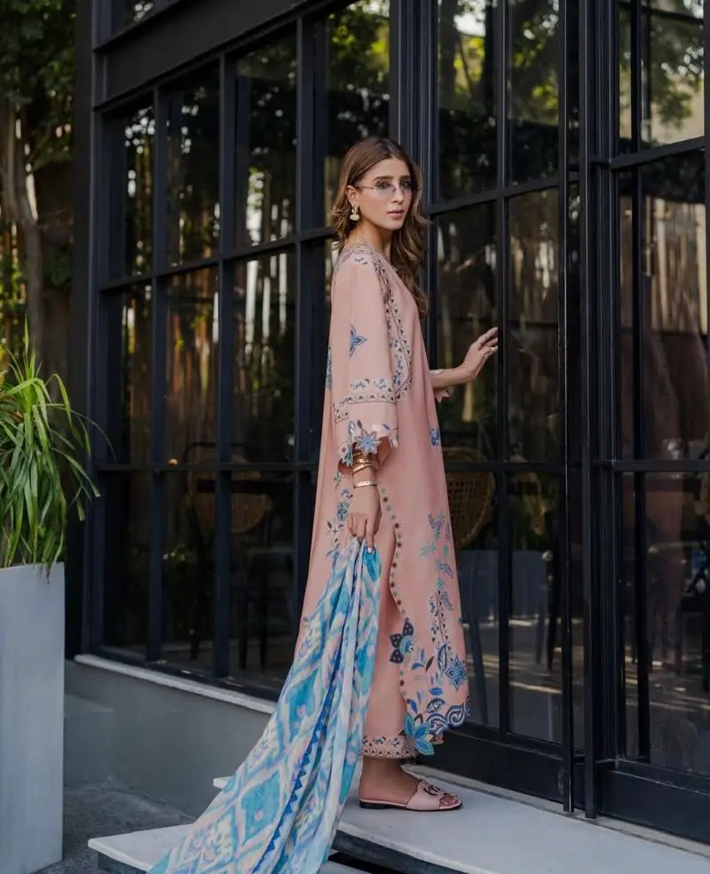 BARAE KHANOM RTW