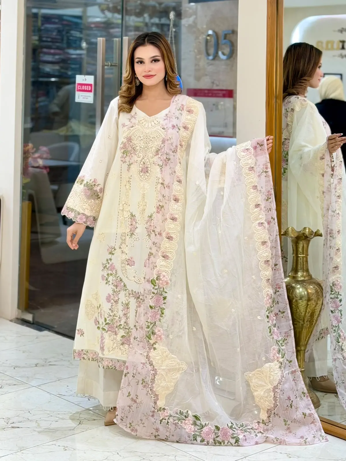 ELAF Luxury (LA-DONNA STITCHED)