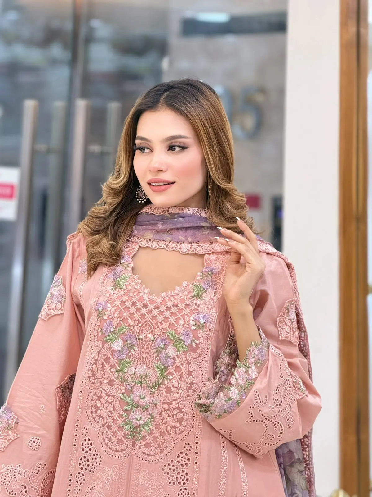 ELAF Luxury (LA-DONNA STITCHED)