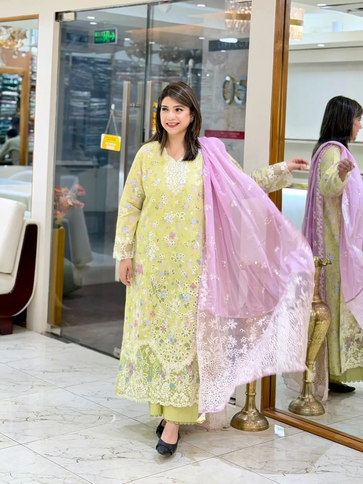 REPUBLIC Women’s Wear (LA-DONNA STITCHED)