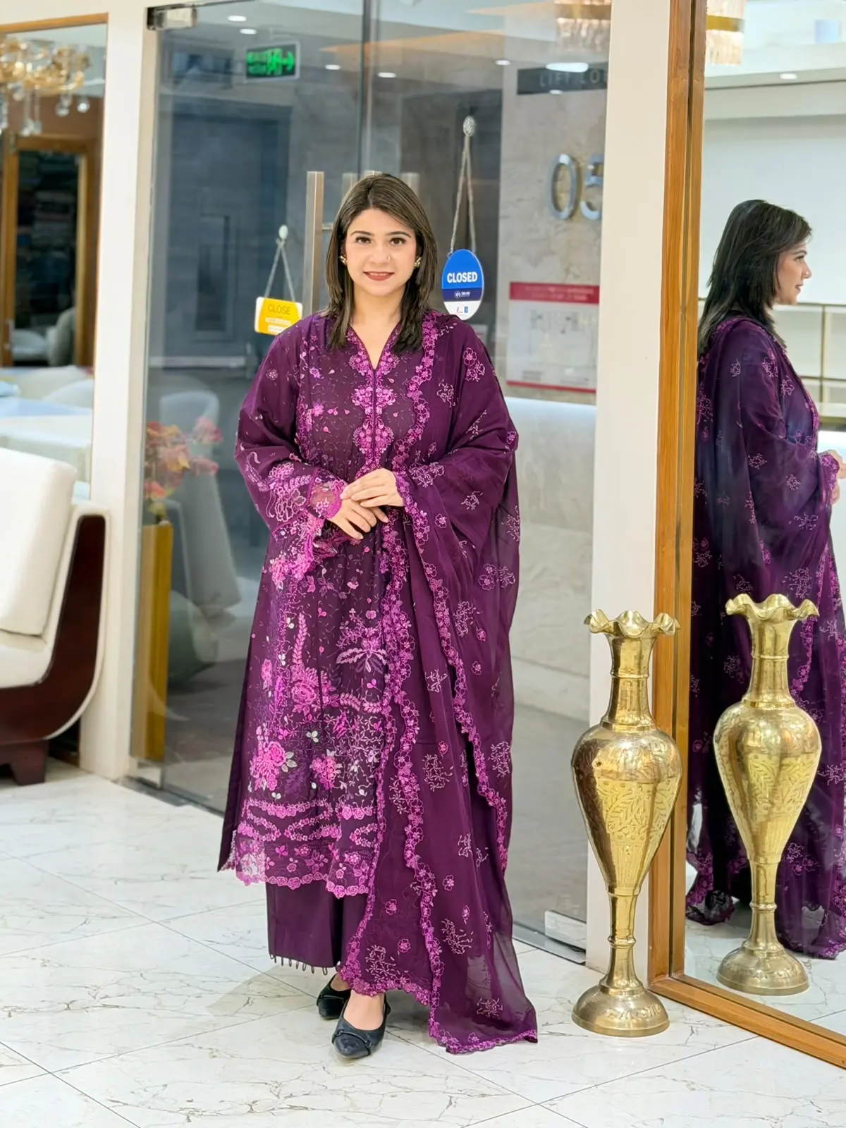REPUBLIC Women’s Wear (LA-DONNA STITCHED)