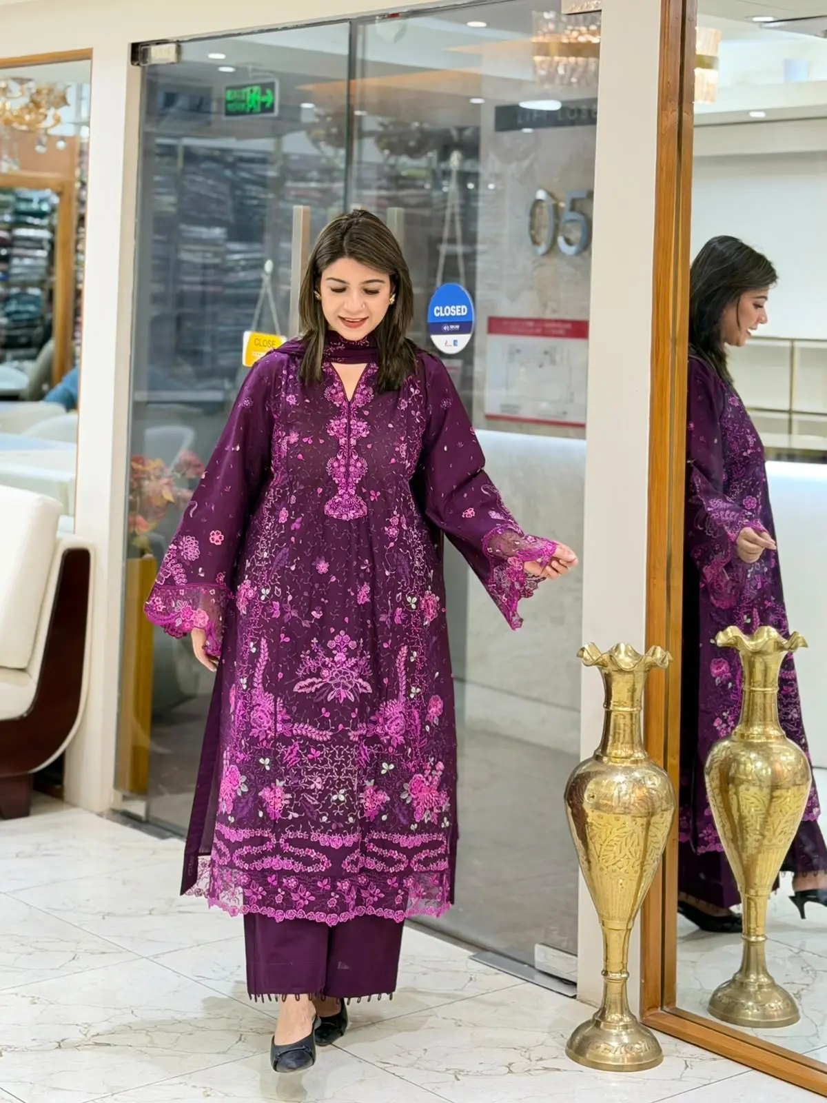 REPUBLIC Women’s Wear (LA-DONNA STITCHED)