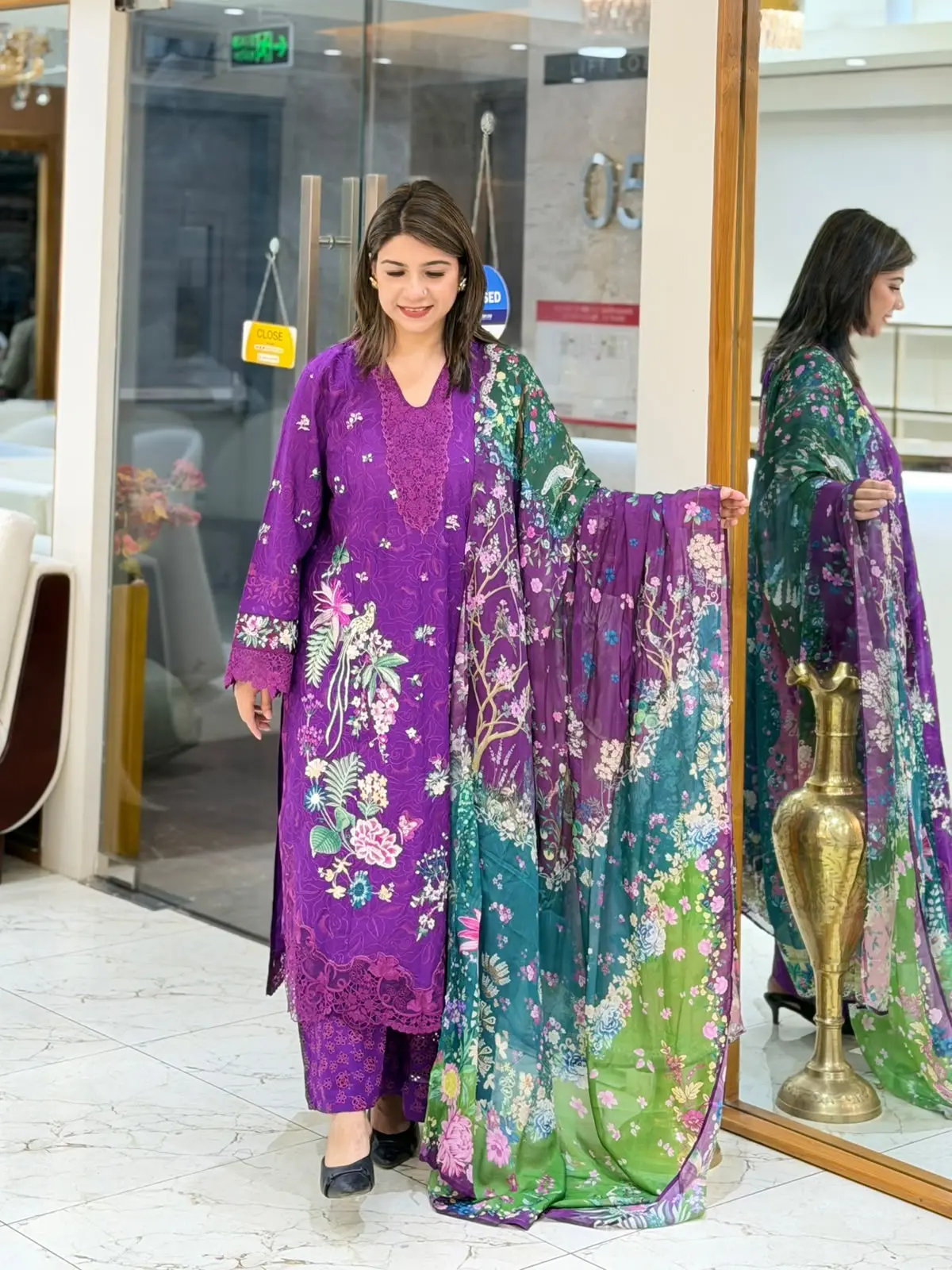 REPUBLIC Women’s Wear (LA-DONNA STITCHED)