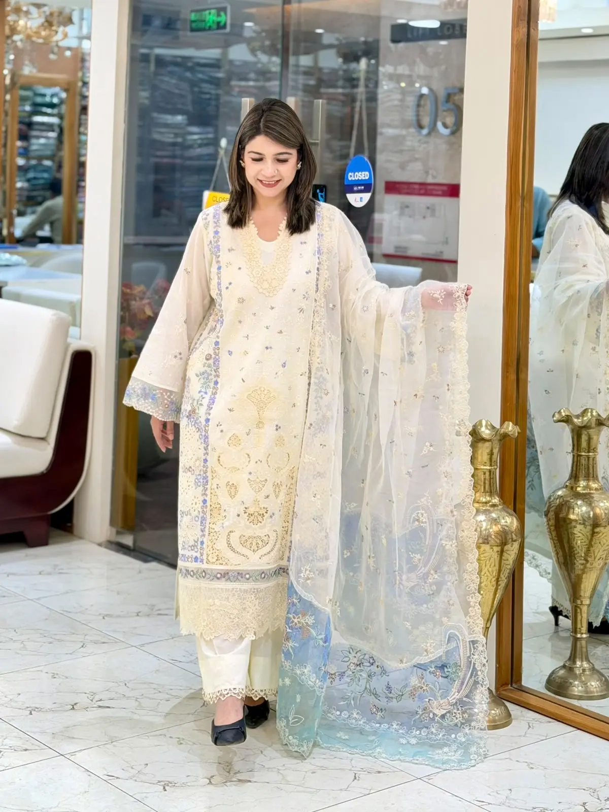 REPUBLIC Women’s Wear (LA-DONNA STITCHED)