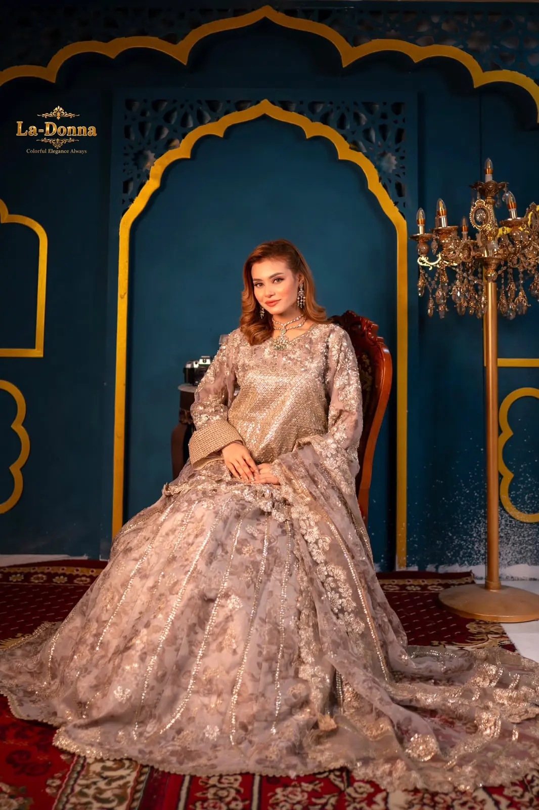 AFROZEH (LA-DONNA STITCHED)