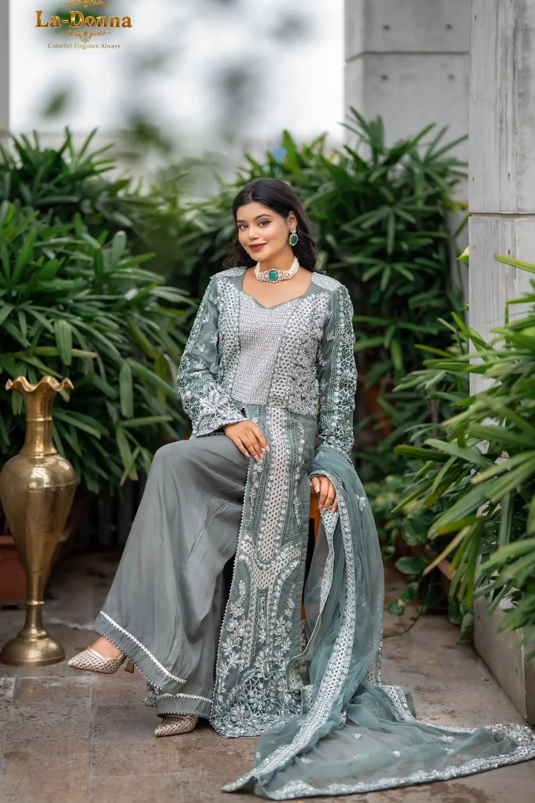 AFROZEH (LA-DONNA STITCHED)