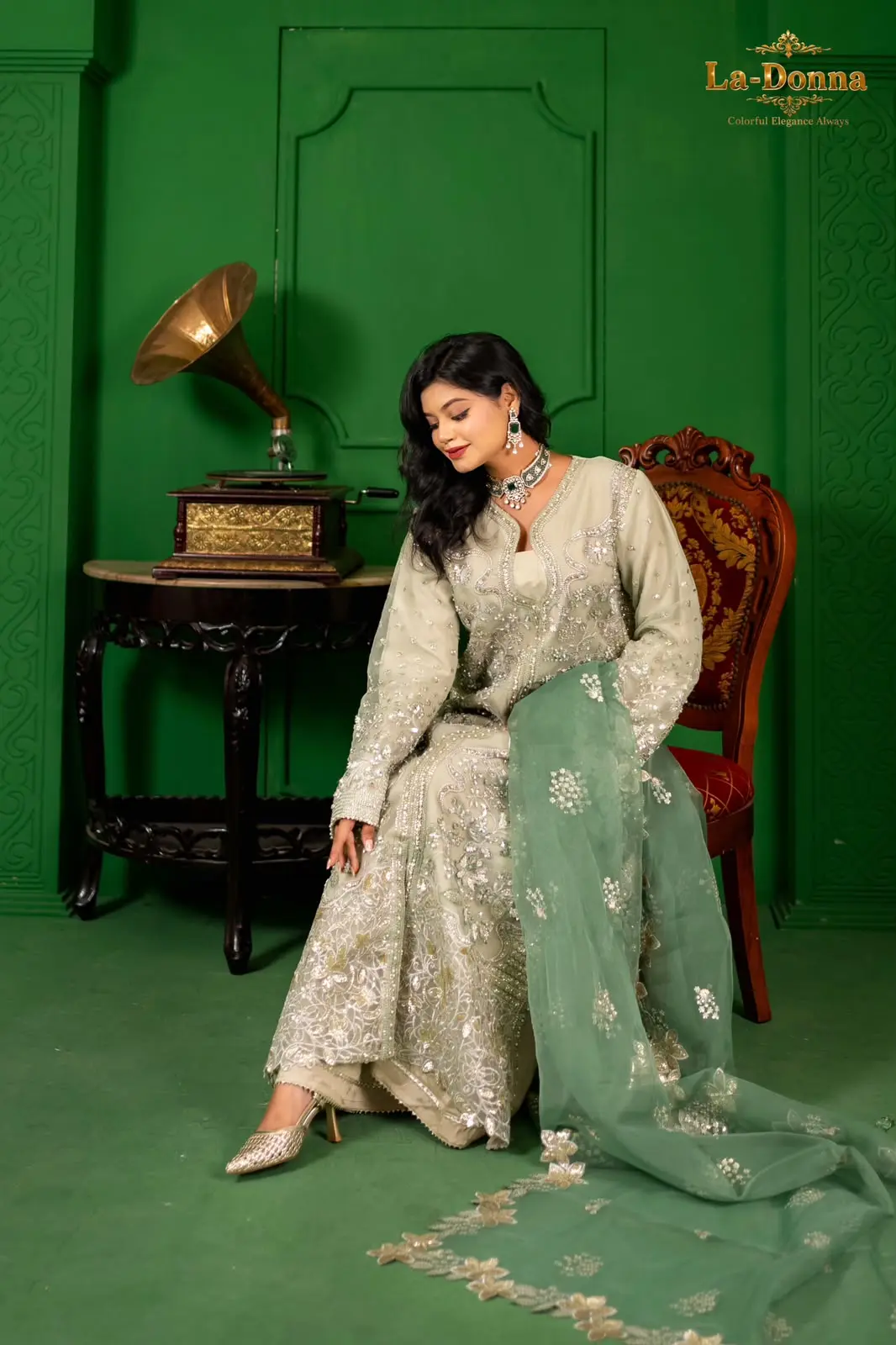 AFROZEH (LA-DONNA STITCHED)
