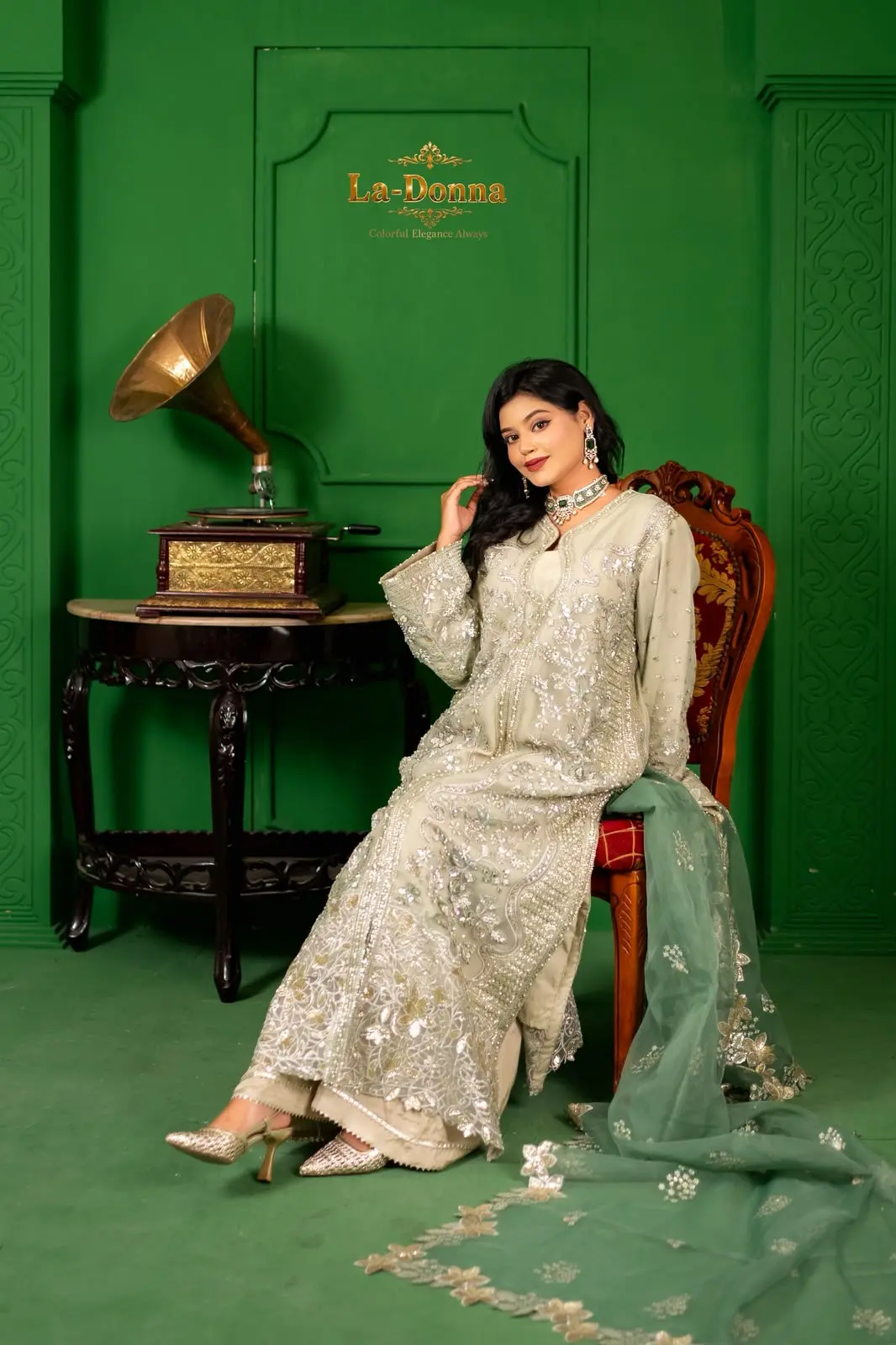AFROZEH (LA-DONNA STITCHED)